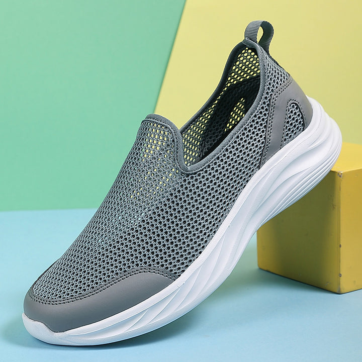 Herrer nan åndbar net-sportsko med slip-on form og stødabsorberende sål Skovae