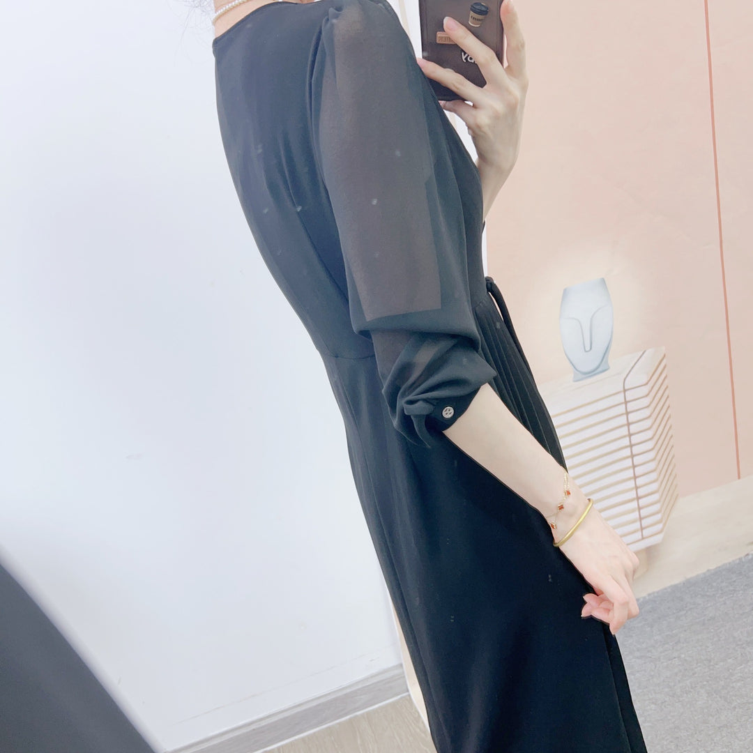 Dame vikkjole med elegante volanger og smagfulde knapdetaljer Stilla