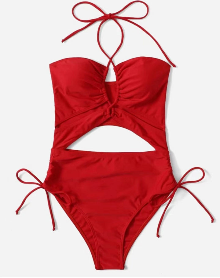 Dame en-delt badedragt med legende cut-out-design og justerbare stropper Stilla