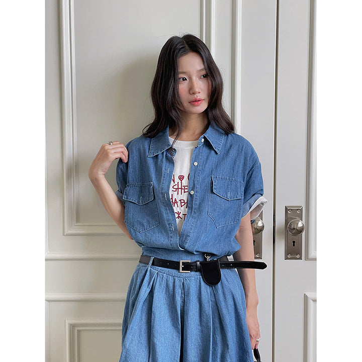 Dame Denim Overshirt med kortærmet design og praktiske brystlommer Stilla