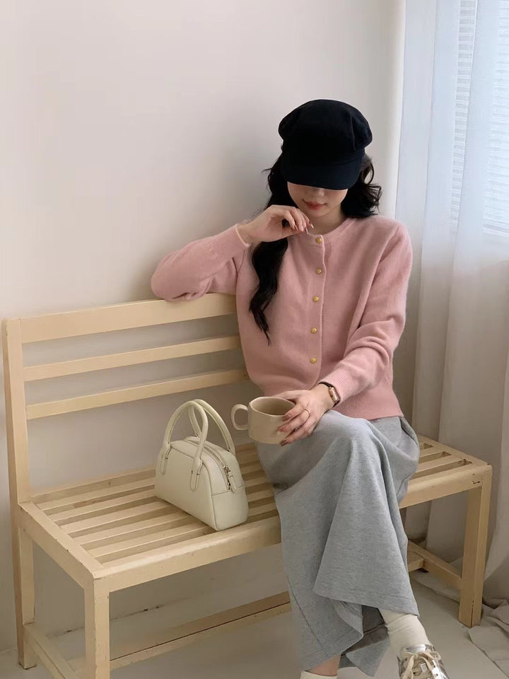 Kvinders cardigan med elegante knapdetaljer og blødt materiale Stilla