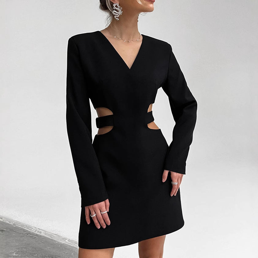 Dame Skaterkjole med elegant V-udskæring og raffineret cut-out design Stilla