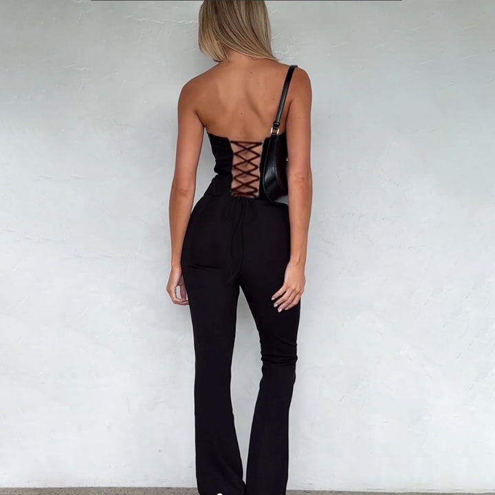 Damer figursyet jumpsuit med hjerteudskæring og elegant snit Skovae