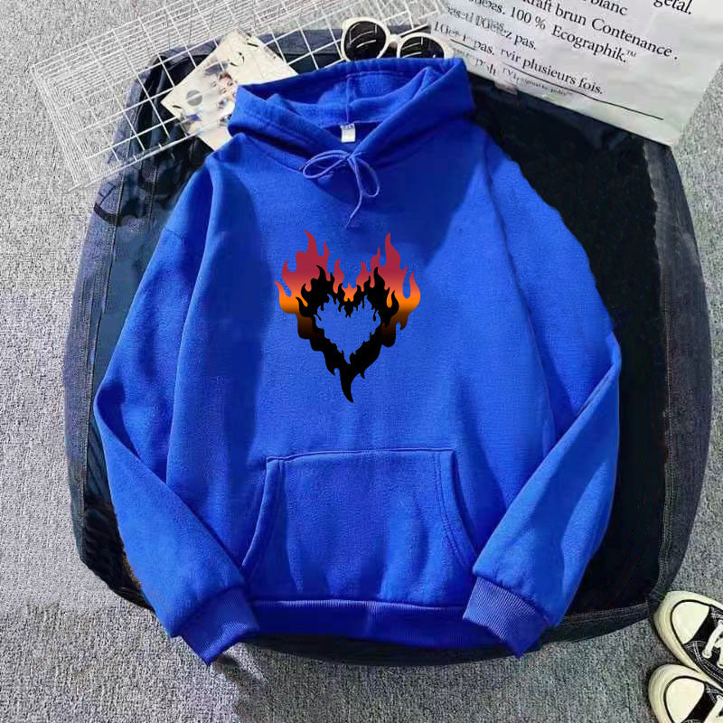 Kvinders hoodie med kreativ flammehjerte design Skovae