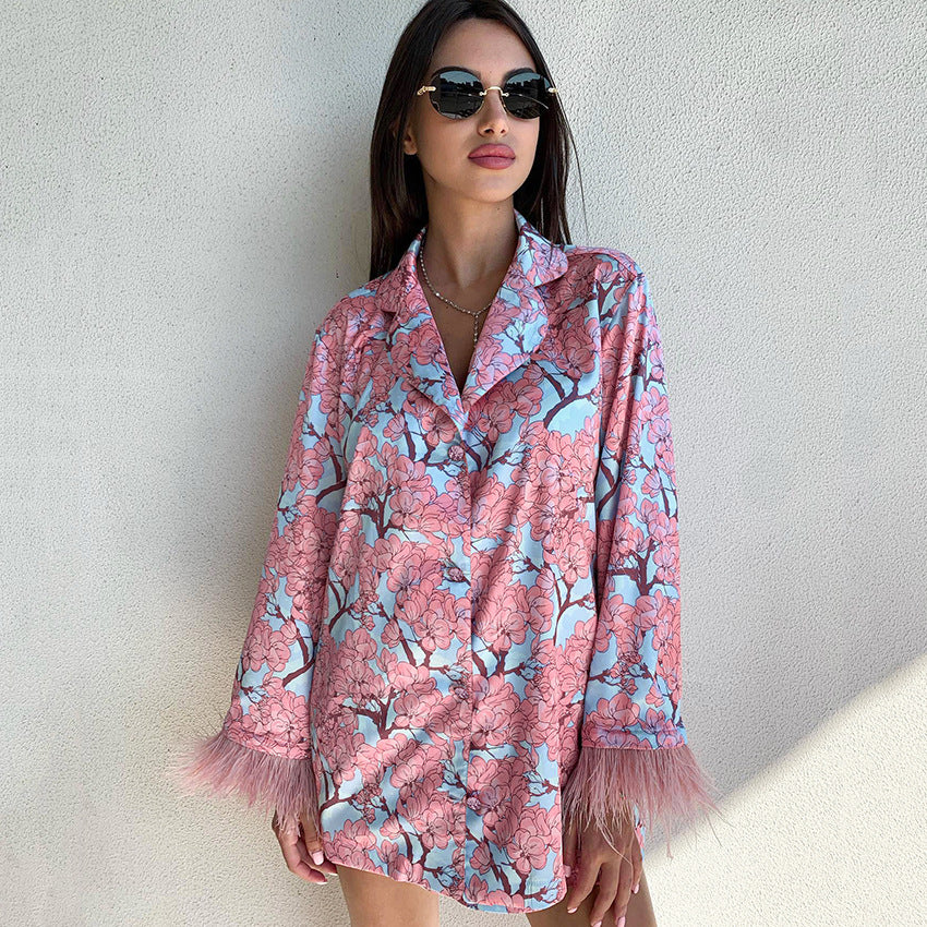 Dame satin pyjamasæt med eksklusivt blomsterprint og frynse detaljer Stilla