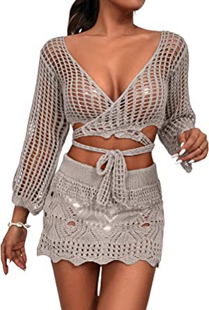 Damer hæklede crop-top og mini skirt sæt med elegante binde-detaljer Skovae