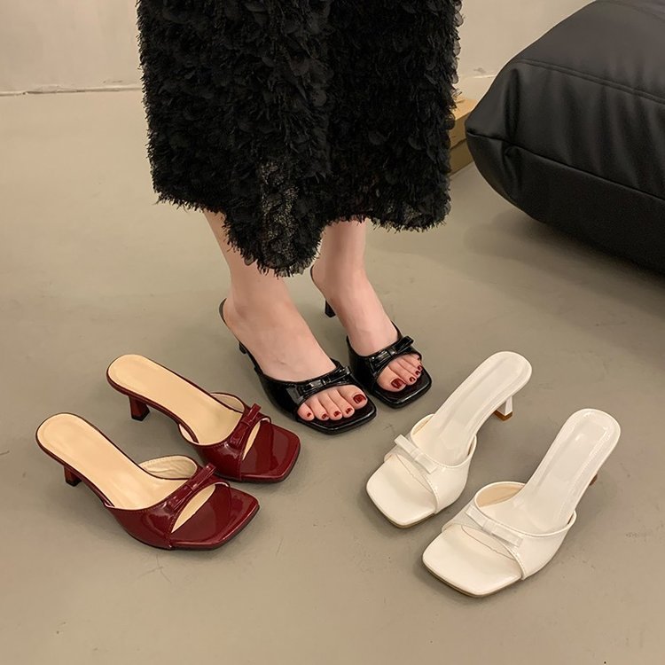 Dame Slingback-sandaler med elegant remdesign og komfortabel blokhæl Stilla