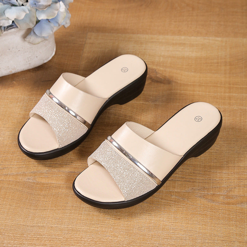 Dame Wedge-sandaler med elegant metaldekoration og komfortabel sål Stilla