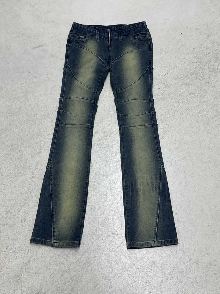 Damen Bootcut Jeans mit modischem Schnitt und stylishen Distressed-Details Skovae