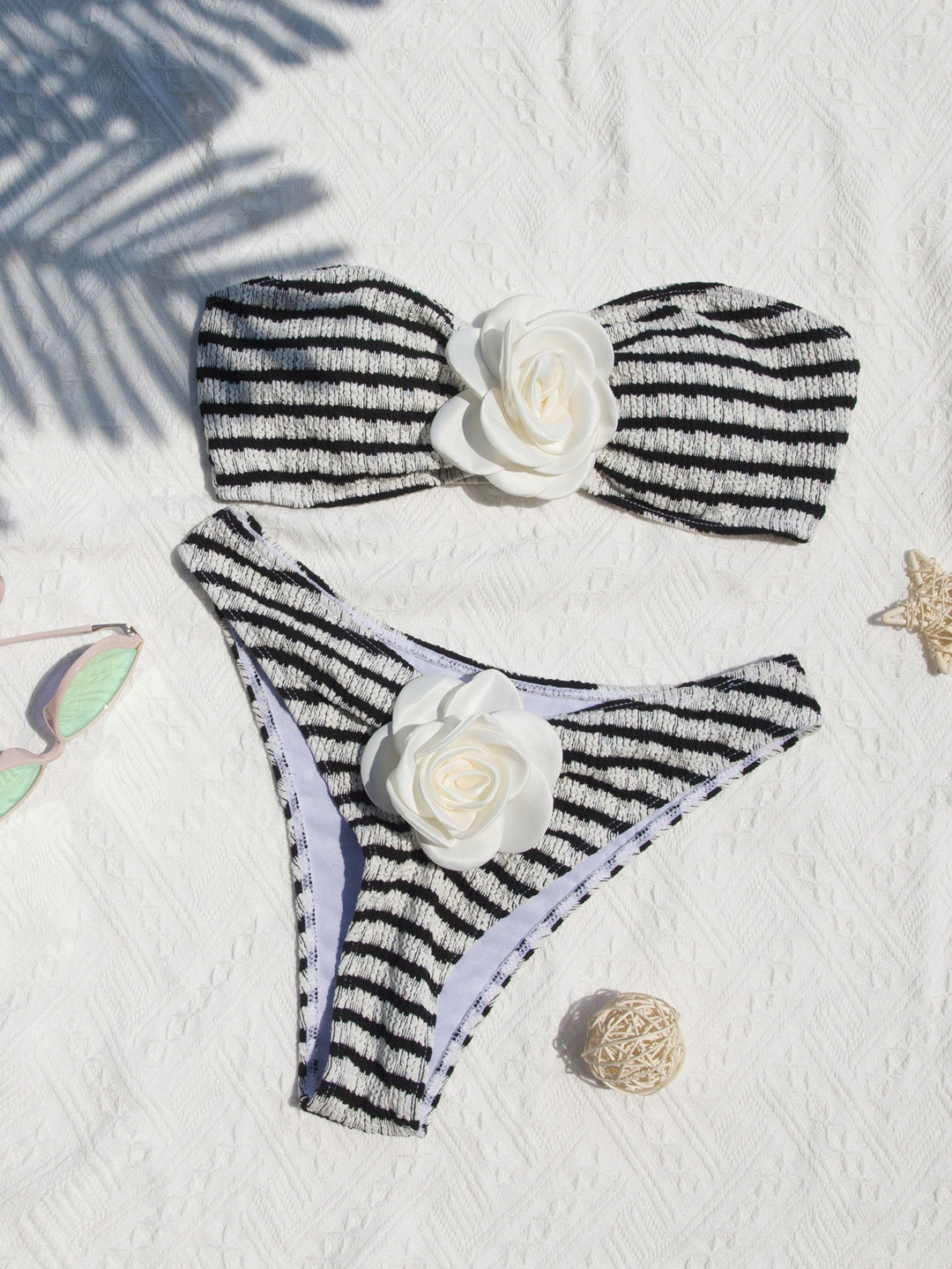 Dame bandeau-bikini med blomsterdetalje Stilla
