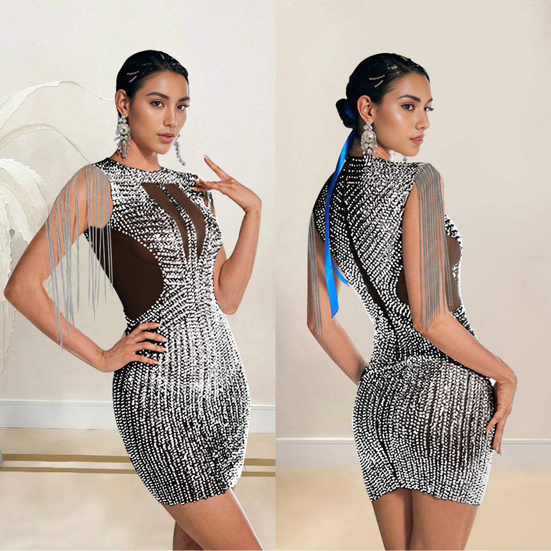 Dame Glamourøst Strass-Minikjole med forførende Cut-Out-detaljer og glitrende applikationer Stilla