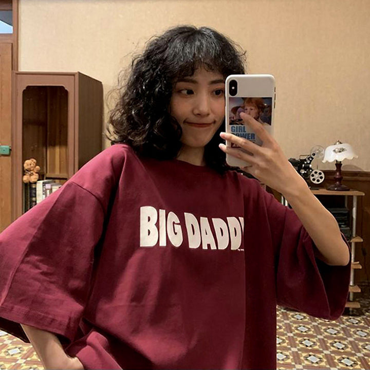 Femme Oversized Grafik T-Shirt med fed skrifttype Stilla