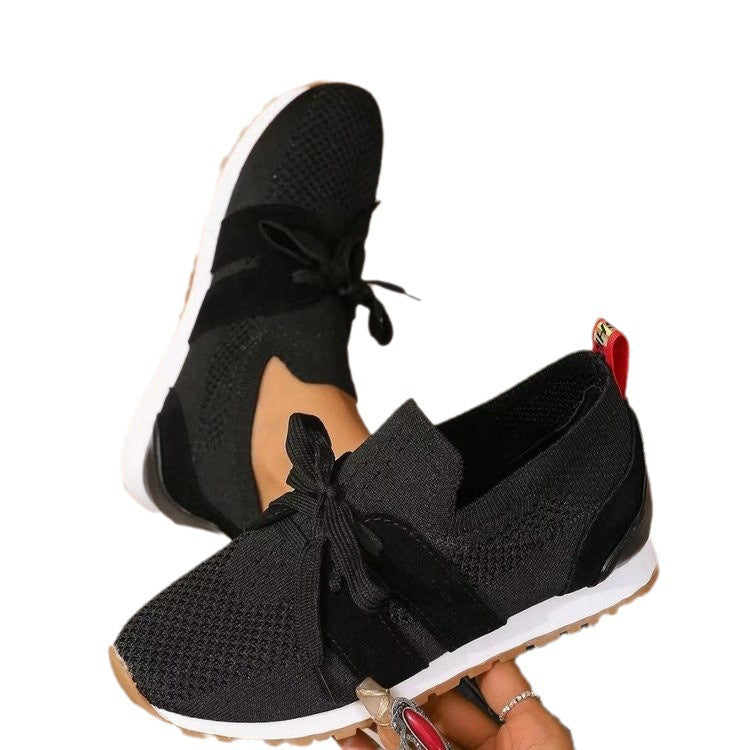 Dame Let og åndbar sneakers i elegant strikdesign Stilla