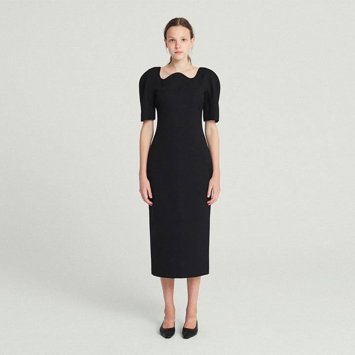 Dame Elegant Midi Kjole med innovativ Udsnit og puffærme Detaljer Stilla