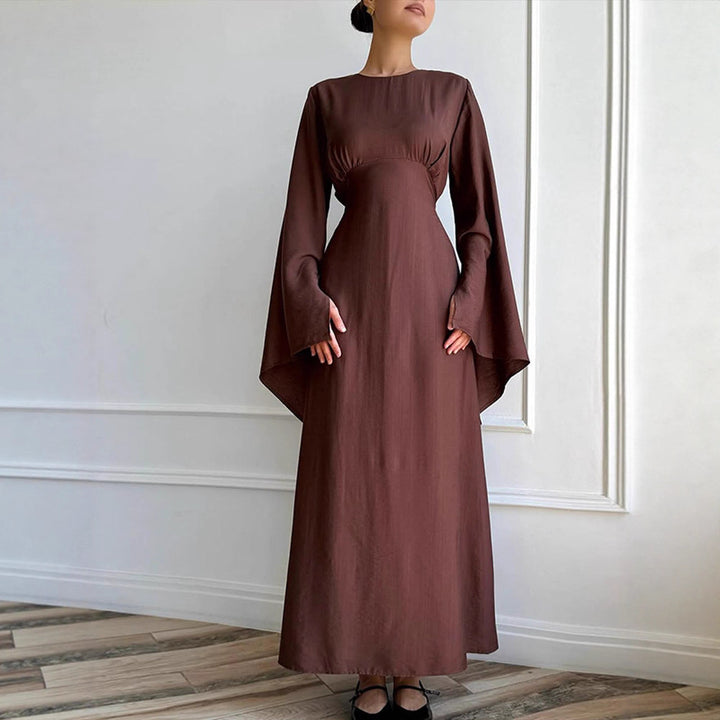 Dame elegant maxikjole med bred trompetærme og flot udskæring Stilla