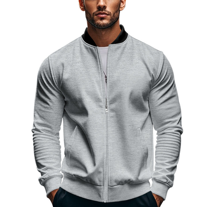 Herre nan moderne bomber i minimal stil med ståkrave, elastisk afslutningsbånd og funktionelle stiklommer Skovae