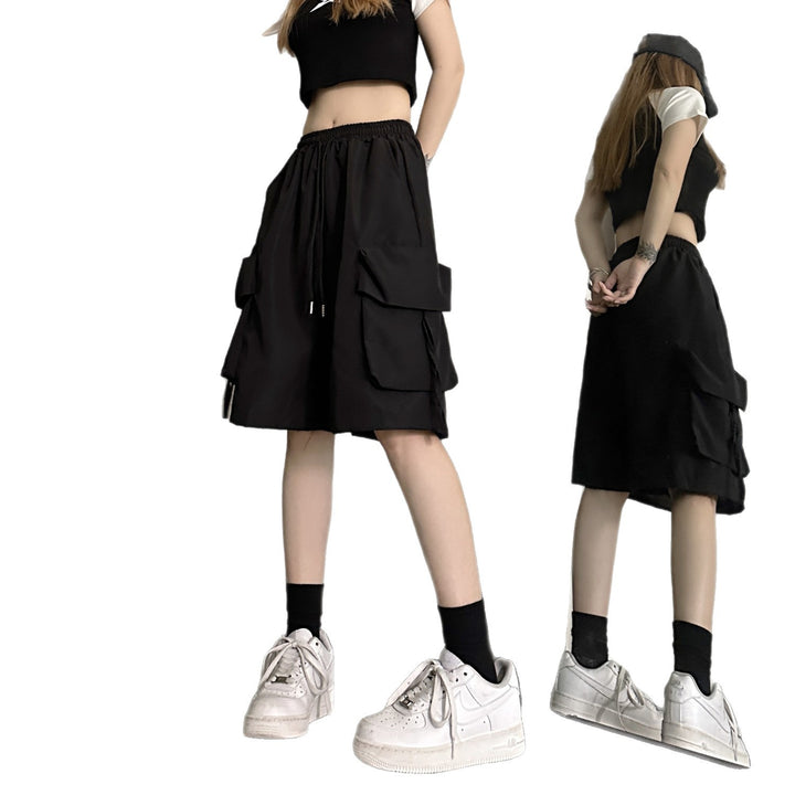 Kvindernes cargo shorts med praktiske sidelommer og elastisk talje