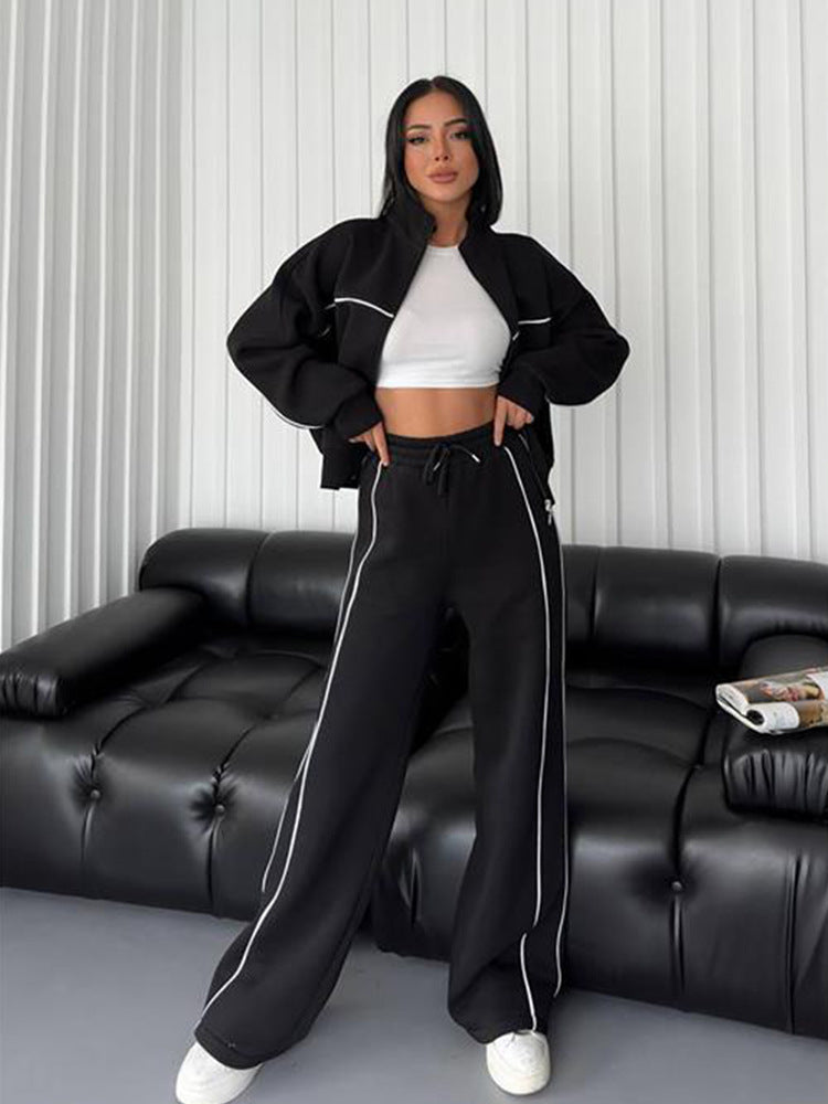Kvinders sporty casual jakke og bukser sæt med moderne detaljer Skovae