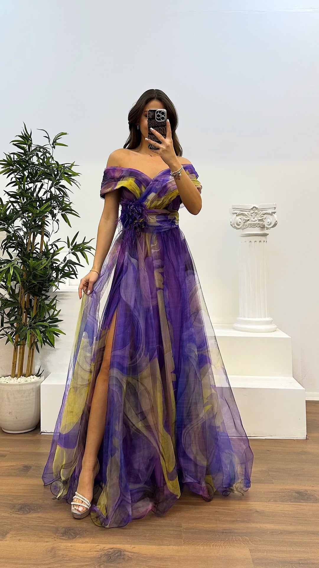 Damer Elegant Off-Shoulder Maxikjole med blomsterapplikationer og sidelæg Stiila