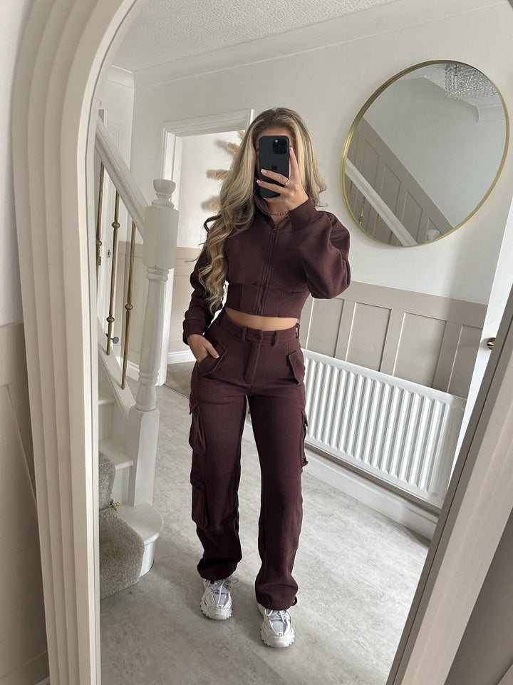 Kvinders fashionable cropped fritids sæt med funktionel lynlås og praktiske lommer