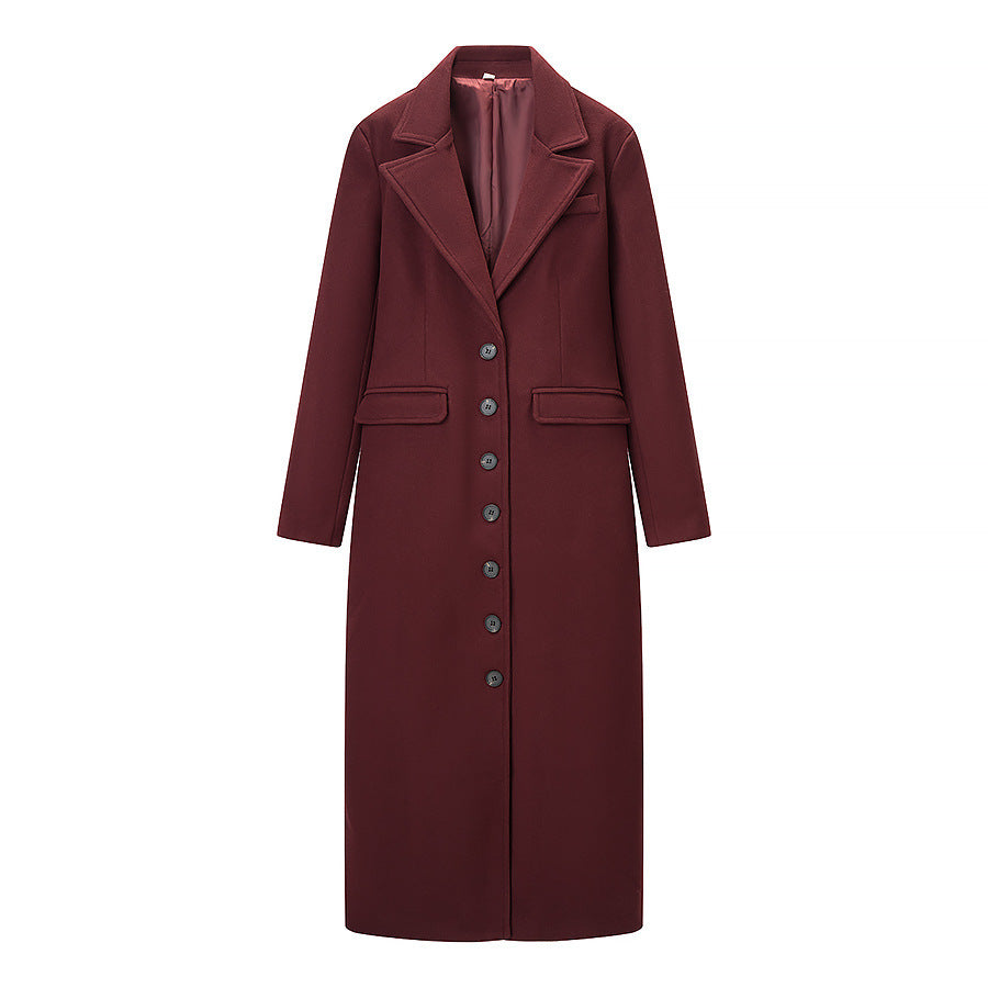 Kvinders elegante trenchcoat i minimalistisk design med praktiske lommer Stilla