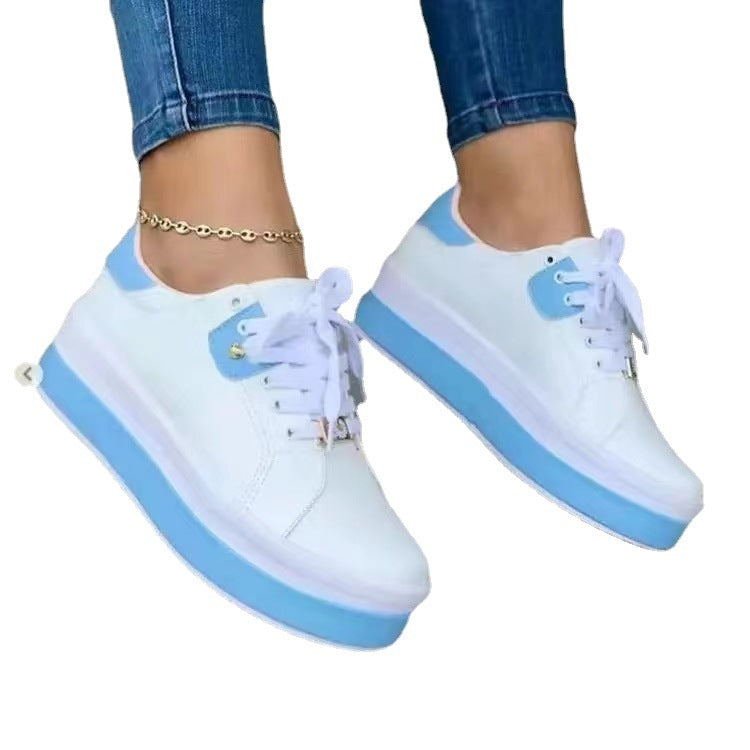 Dame plateausneakers med stilfulde accenter Stilla