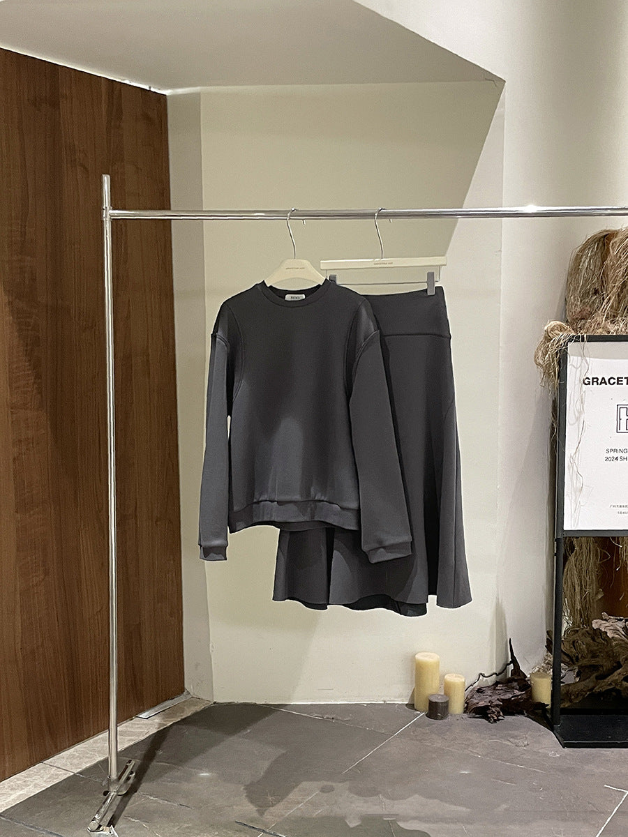 Dame sæt bestående af oversized sweatshirt og afslappet nederdel Stilla