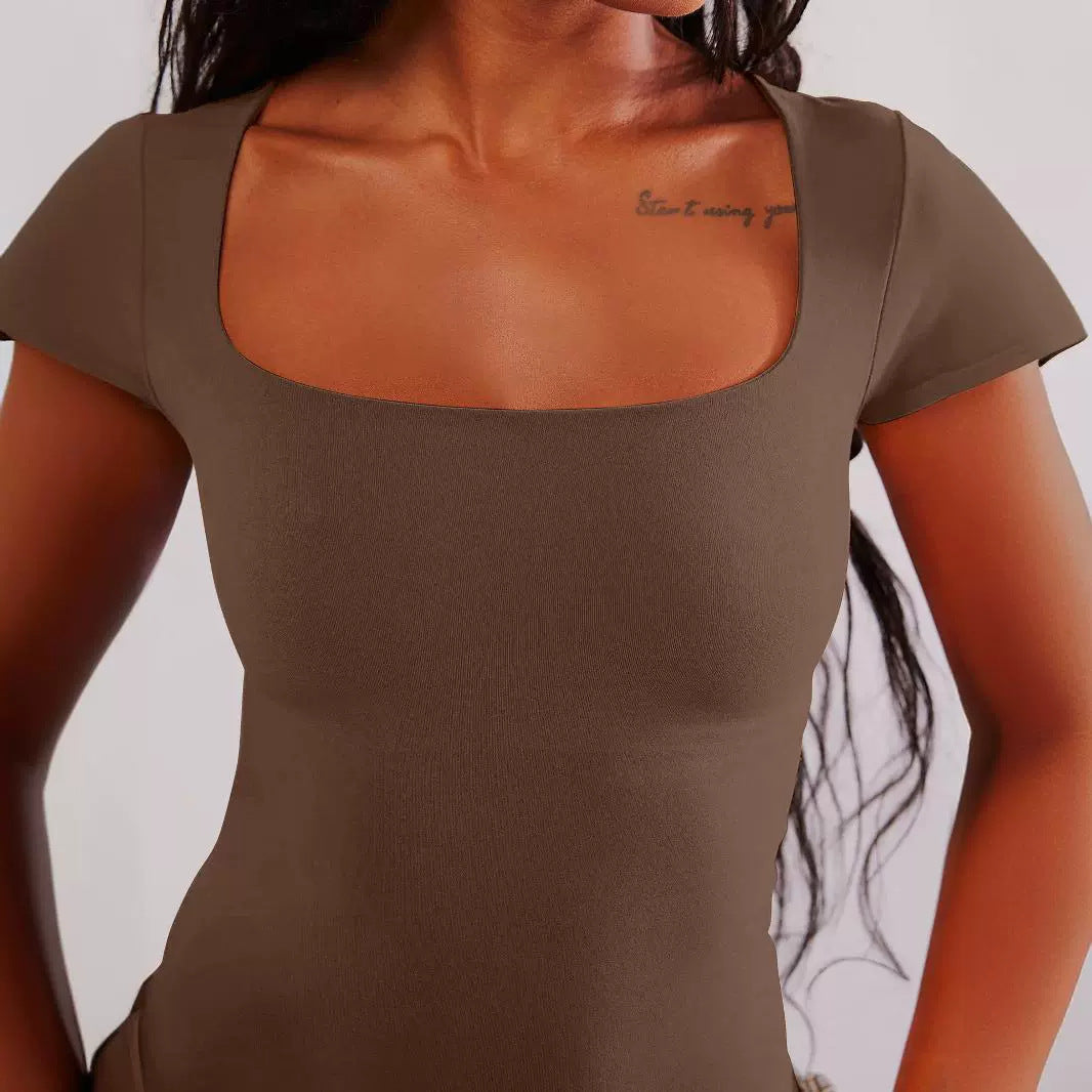 Dame figursyet bodysuit med firkantet udskæring og kort ærme Stilla