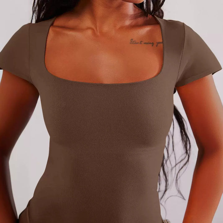Dame figursyet bodysuit med firkantet udskæring og kort ærme Stilla