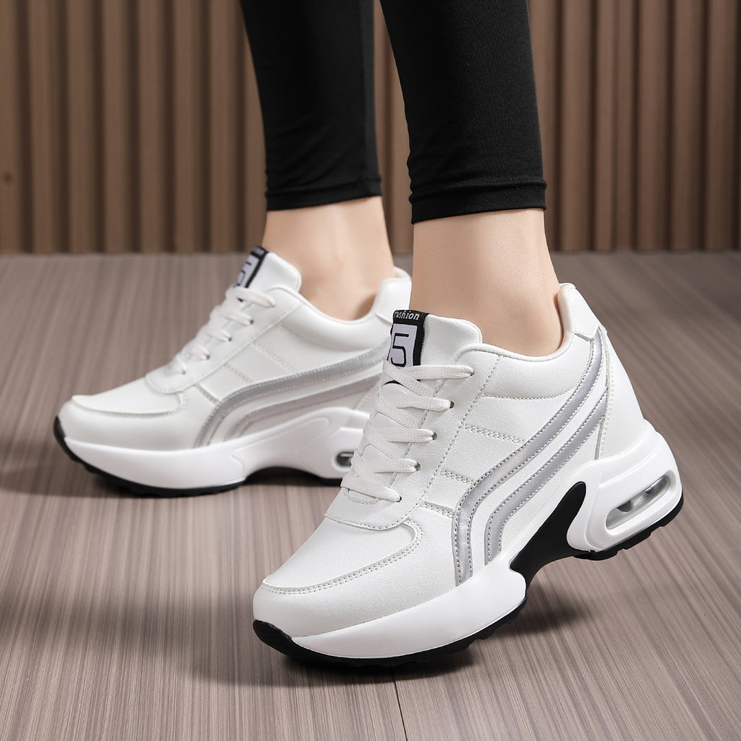 Dame nan Plateau-Sneaker med synlig luftkammer, ergonomisk kile sål og polstret ankelkrave Skovae
