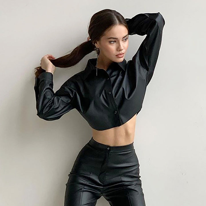 Dame cropped bluse i kunstlæder i elegant stil Stilla
