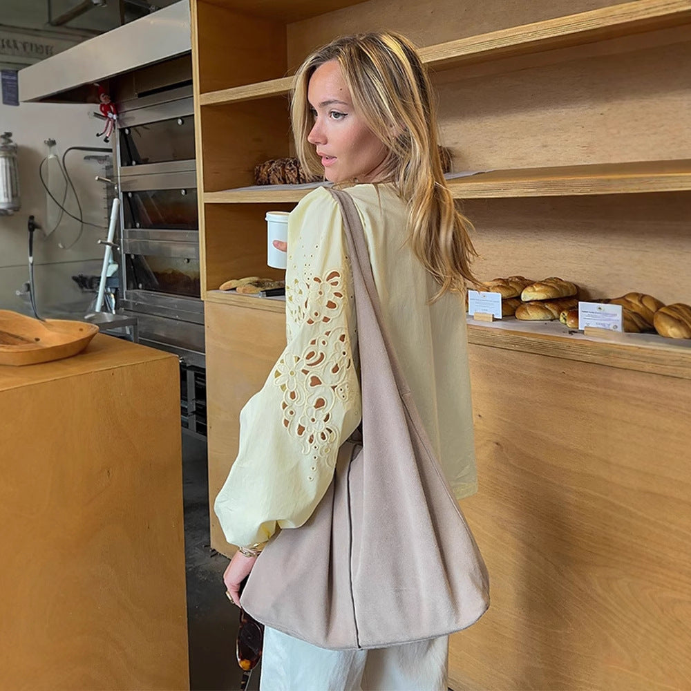 Dame Broderie Anglaise Bluse med voluminøse ærmer Stilla