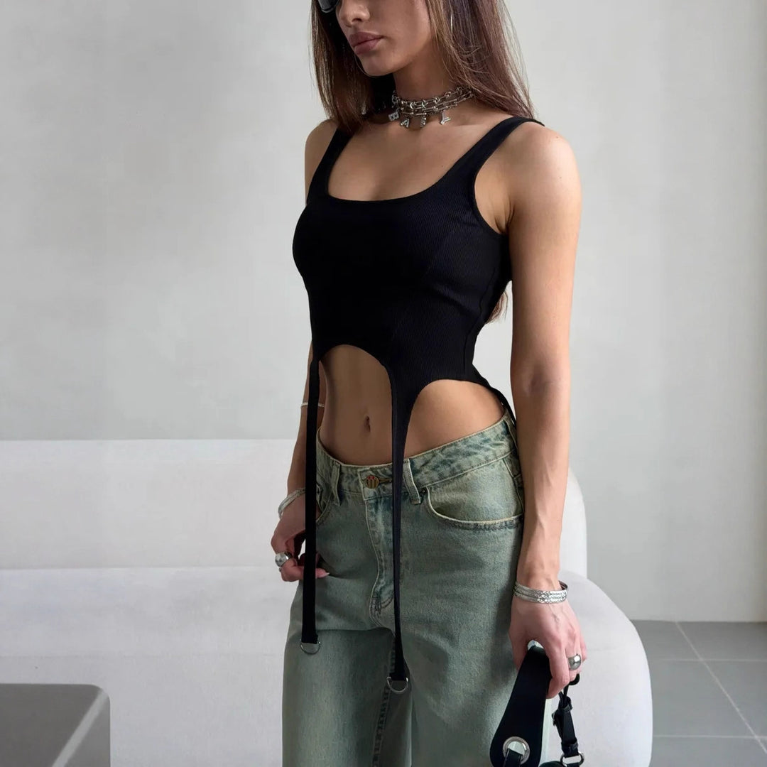 Dame Crop-Top med innovativt snit og unikke binde-detaljer Skovae