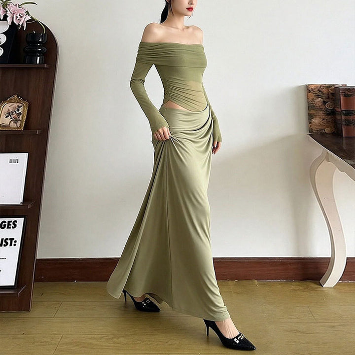 Kvindernes elegante off-shoulder maxikjole med flæsedetaljer og lange ærmer Stilla