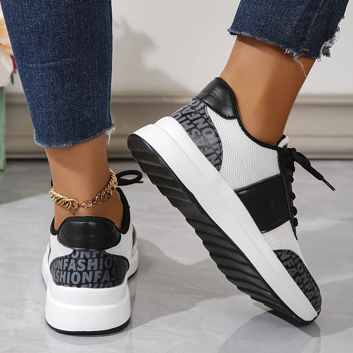Dame Sporty Sneakers med luftig mesh-overflade og fleksibel sål Stilla
