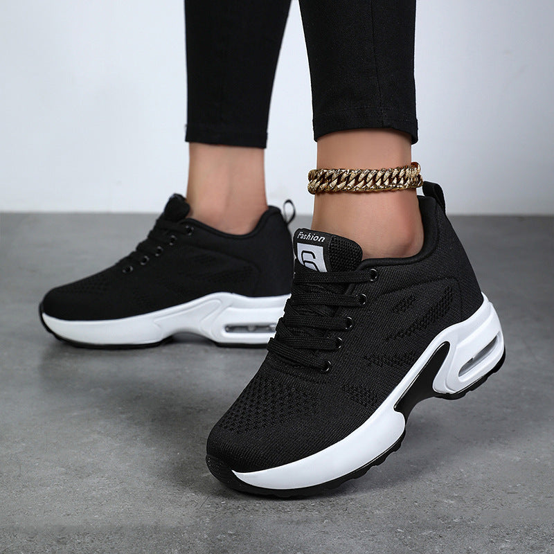 Damer nan Aerobic- og hverdags sneakers med stødabsorberende luftpuff-zone, elastisk strikoverdel og ergonomisk fodseng Skovae