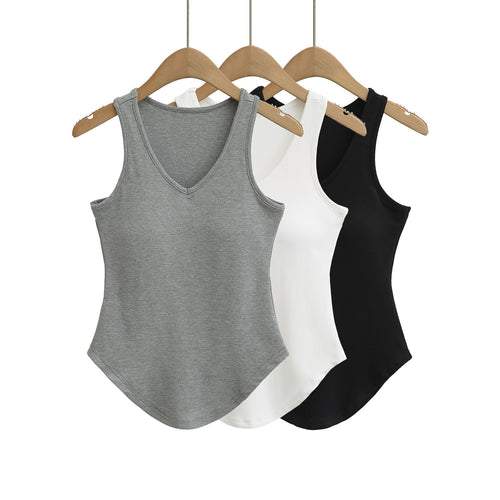 Dame sporty V-hals tanktop i åndbart materiale med tætsiddende snit Stilla