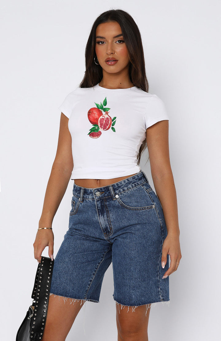 Dame Kortærmet Crop-Top med frugtagtigt motiv og tætsiddende snit Skovae