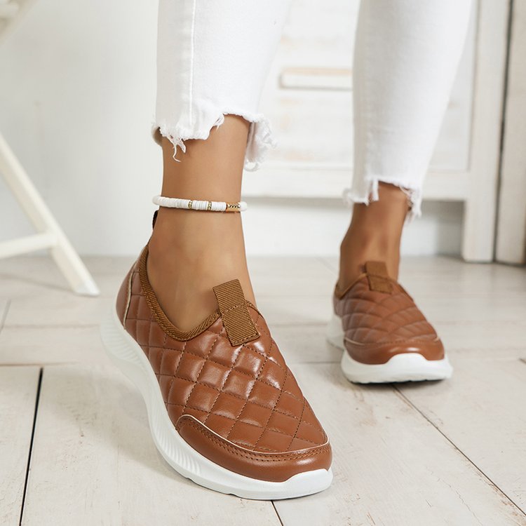 Dame Slip-On Sneakers med moderne quilt design og skridsikker sål Stilla