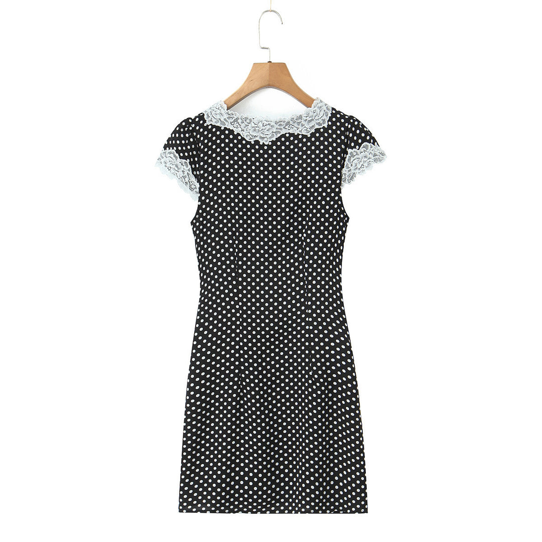 Dame sommerkjole med ruffledetaljer og prikket design Stilla