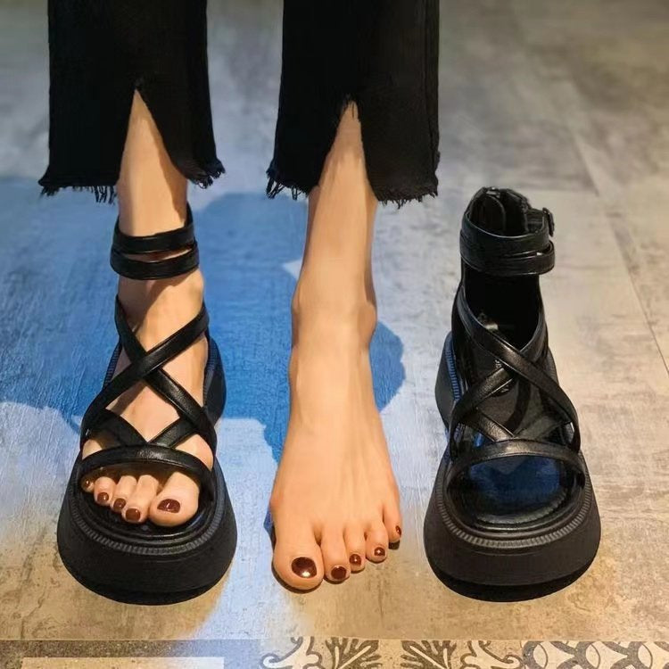 Dame Plateau-sandaletter med elegant krydsrem og skridsikker sål Stilla