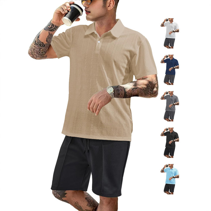 Herrer to-delt sommer-rejse-sæt med tekstureret kortærmet poloshirt og funktionelle mesh-shorts Skovae