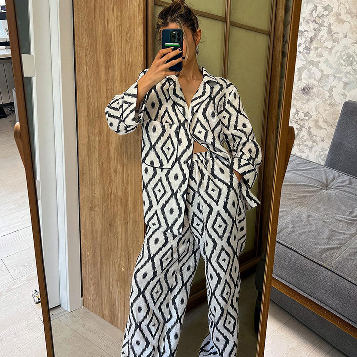 Dame komfortabelt pyjamasæt med stilmønster i geometrisk mønster Stilla