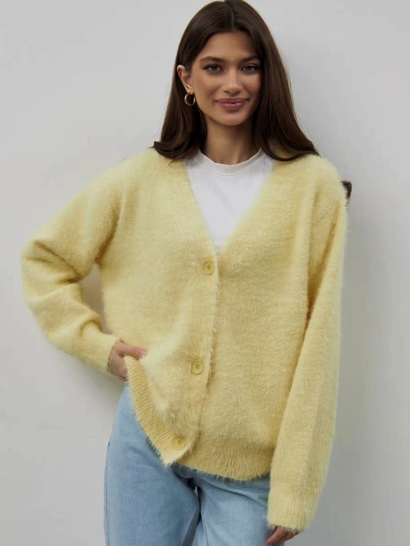 Damer hyggelig strikjakke med blød mohair-blanding og elegant knapliste Stilla