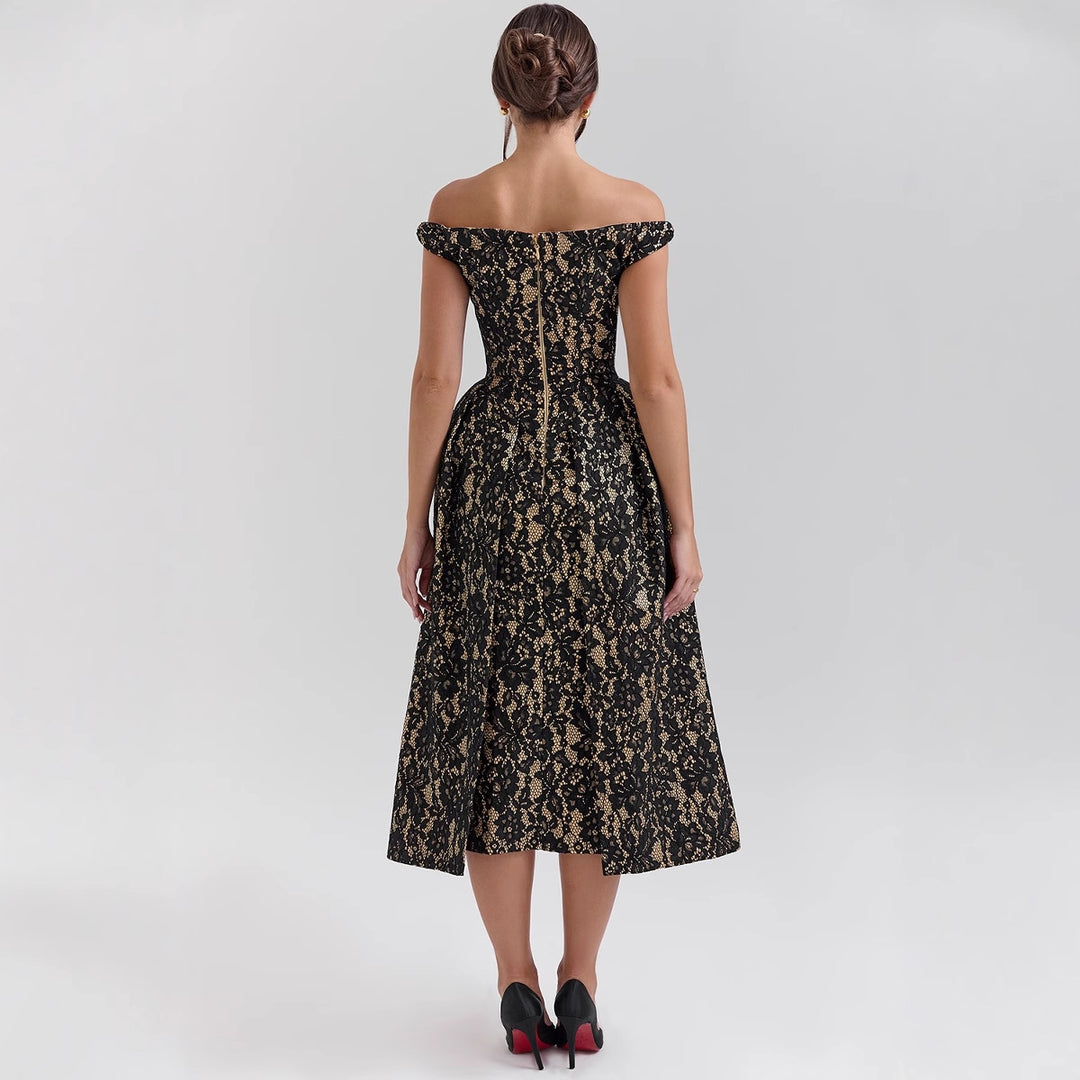 Damer spidskjole med off-shoulder design og elegant nederdel Stilla
