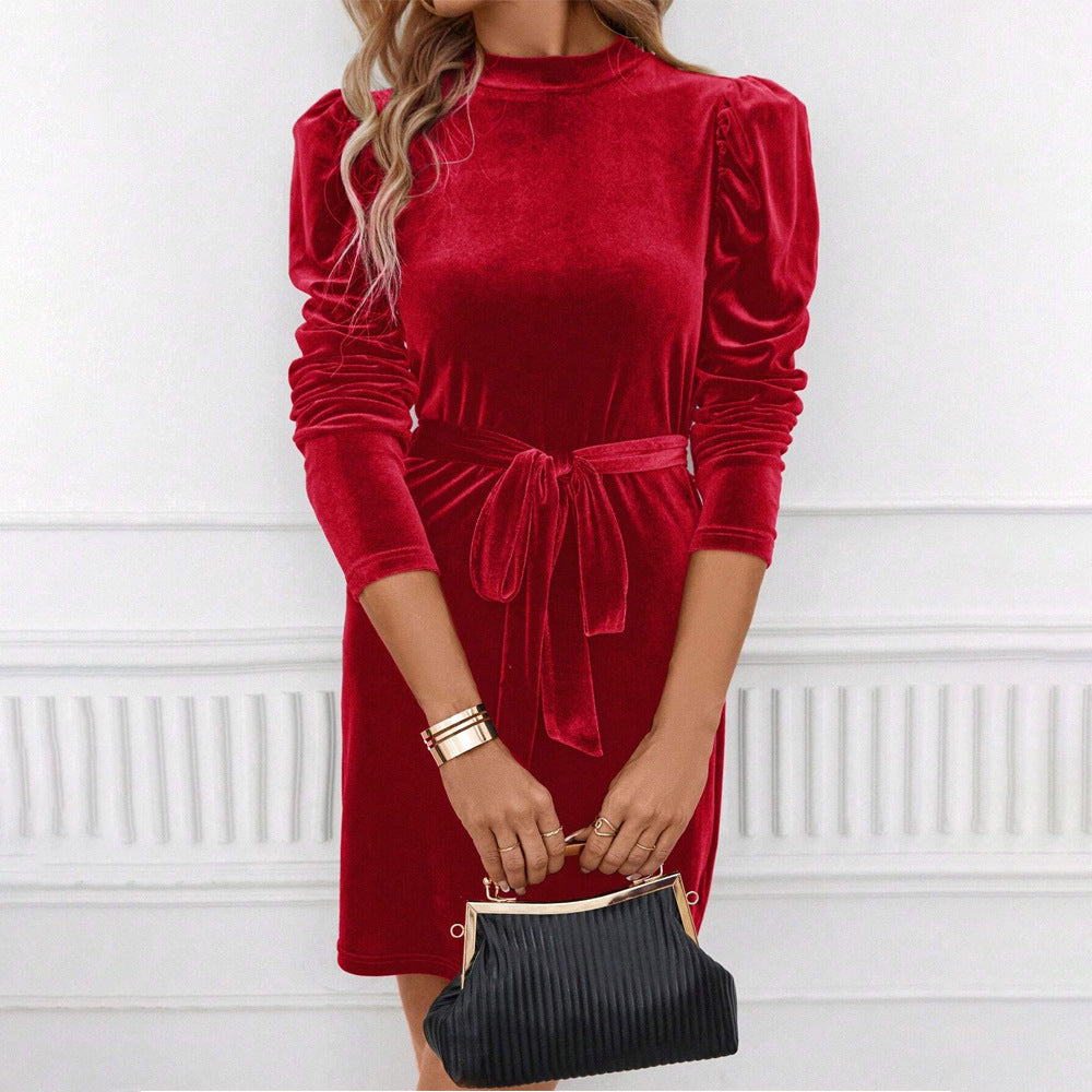 Kvinders elegante velour mini kjole med sløjfe i taljen og sofistikerede puffærmer Stilla