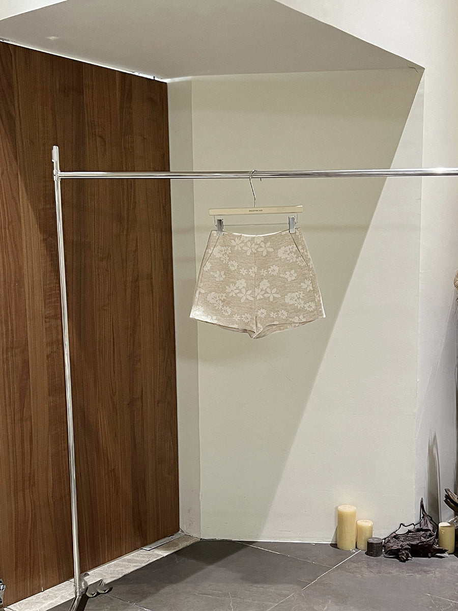 Dame mode blomster-shorts lavet af bæredygtigt materiale Stilla