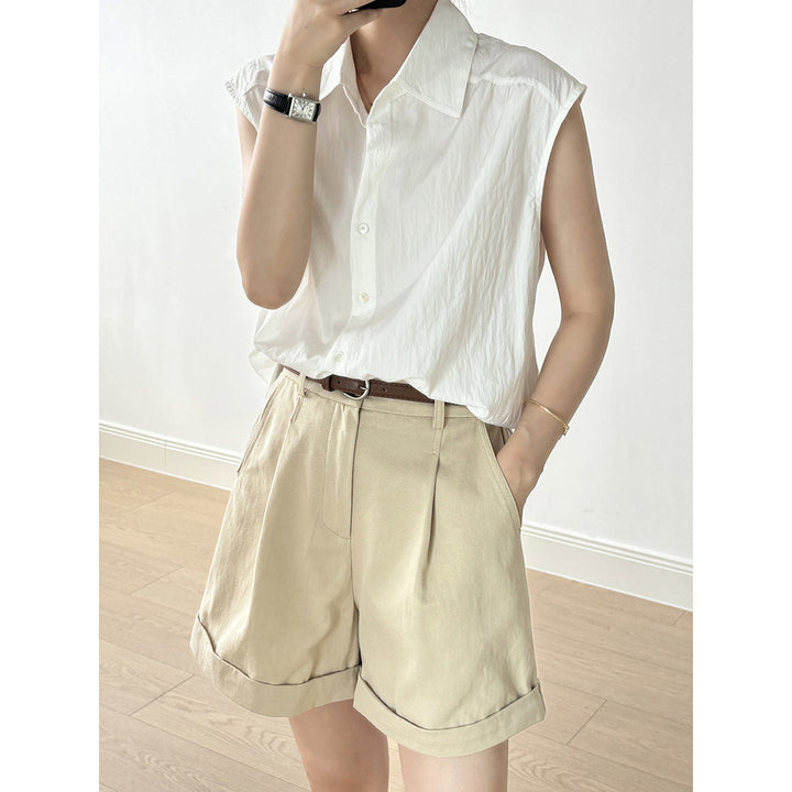 Dame casual blouse med elegant ståkrave og unik knapdetaljering Stilla