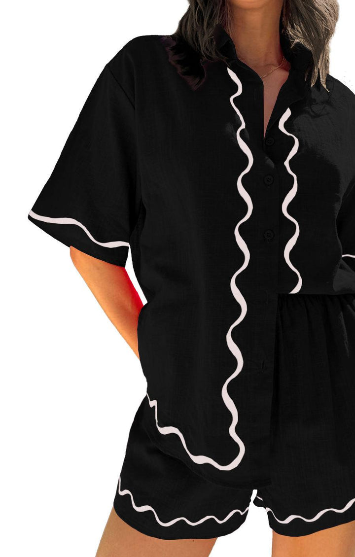 Dame sæt bestående af afslappet kortærmet top og behagelige shorts med bølgemønster Stilla