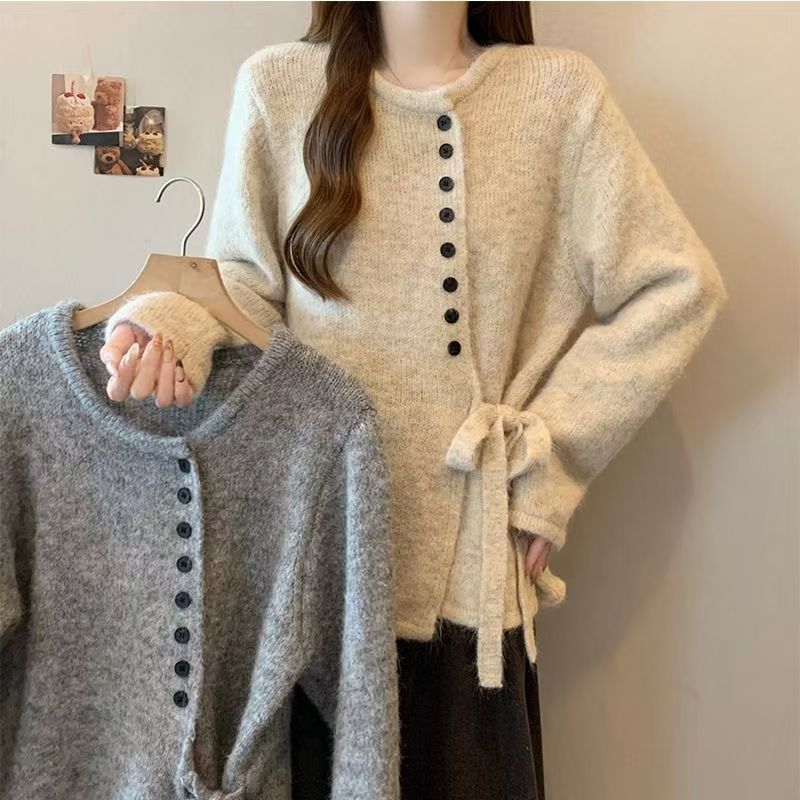 Kvinders stilfulde cardigan med fashionable knapdetaljer og bælte Stilla
